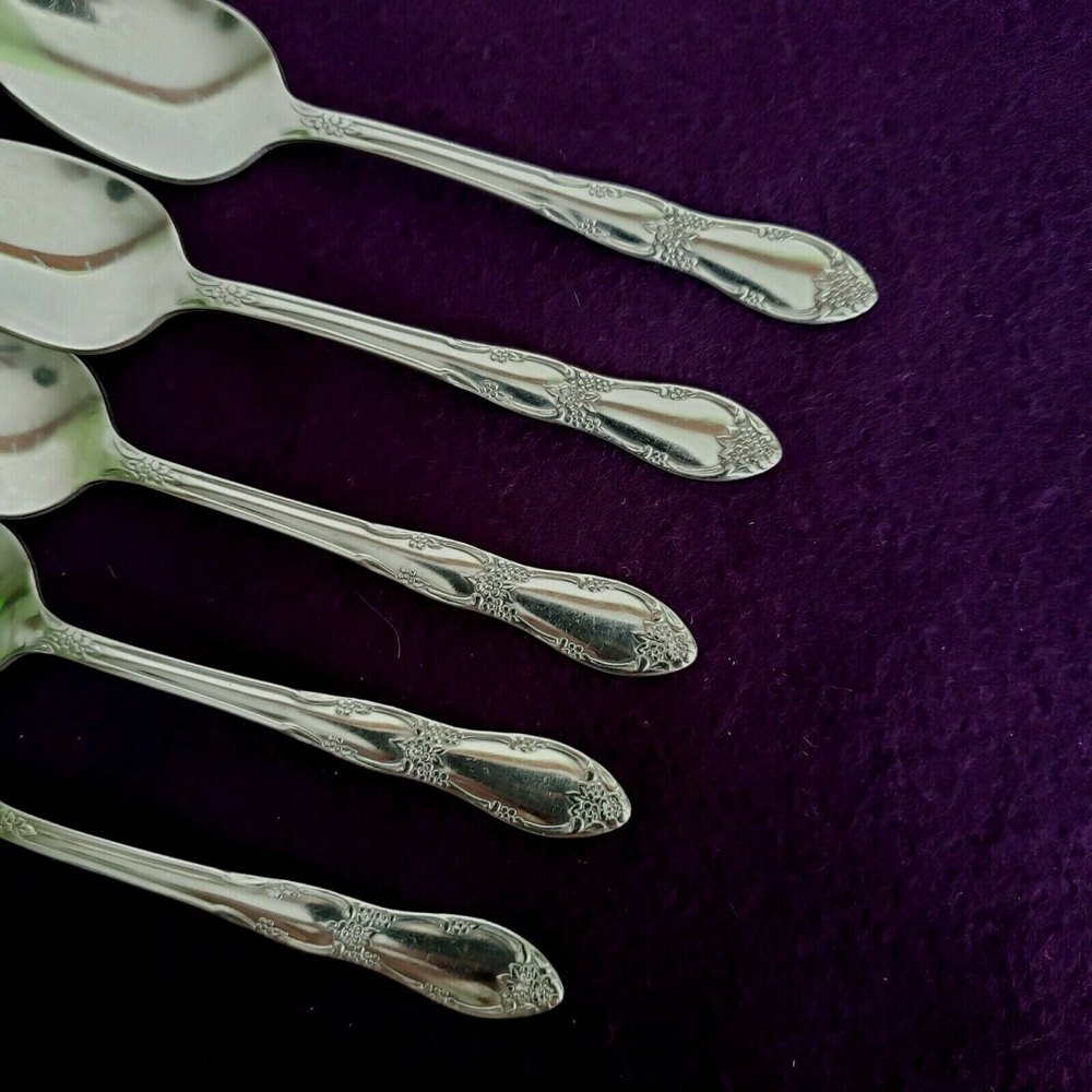 Set of 5 Fenway/Day Dream Teaspoons by Oneida Ltd. Wm. A Rogers Stainless